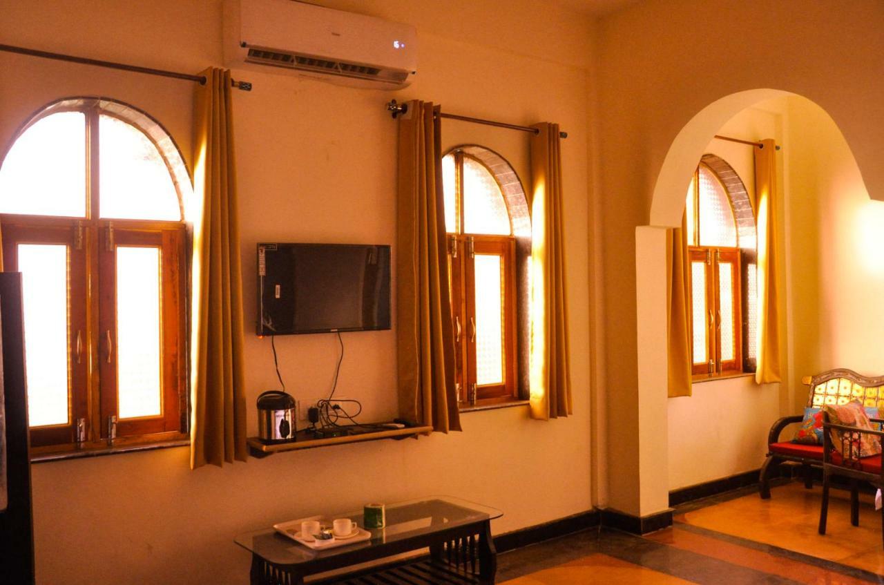 Hotel Vamdev Fort Puskár Kültér fotó