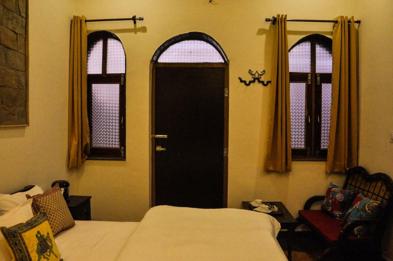 Hotel Vamdev Fort Puskár Kültér fotó